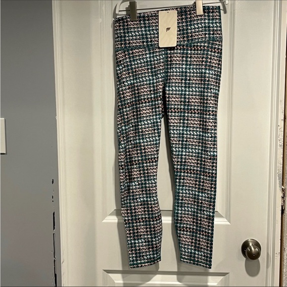 Fabletics Define waisted, 7/8 Leggings - Picture 2 of 7